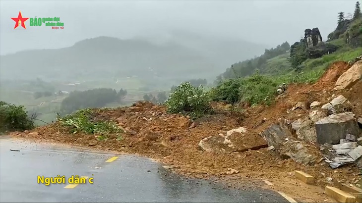 Lào Cai, mưa lớn gây sạt lở, ách tắc nhiều tuyến đường