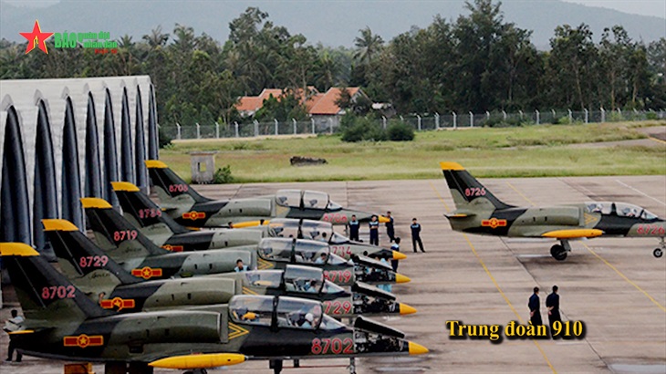 Ngày này năm xưa: 3-11-1958 là ngày truyền thống Trung đoàn Không quân 910