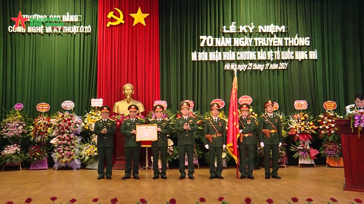 Trường Cao đẳng Công nghệ và Kỹ thuật Ô tô kỷ niệm 70 năm Ngày truyền thống