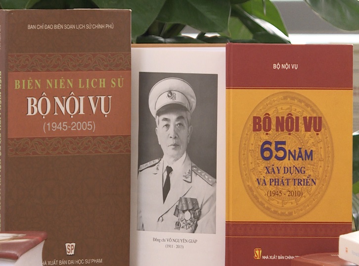 Đại tướng Võ Nguyên Giáp - Bộ trưởng Bộ Nội vụ đầu tiên