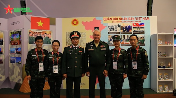 Điệu múa, lời ca nối dài 