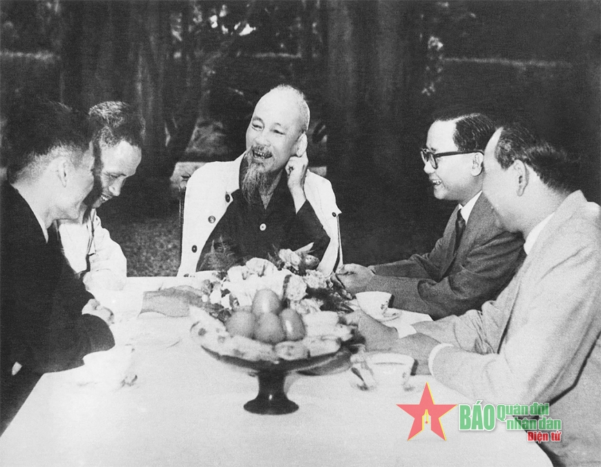 Ngày này năm xưa: 20-10-1950: Bác Hồ đã căn dặn gì khi Báo Quân đội nhân dân ra số đầu tiên?