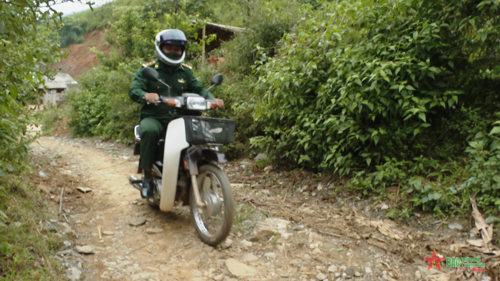 Phó bí thư xã quân hàm xanh: Hành trình phát triển Đảng nơi biên giới