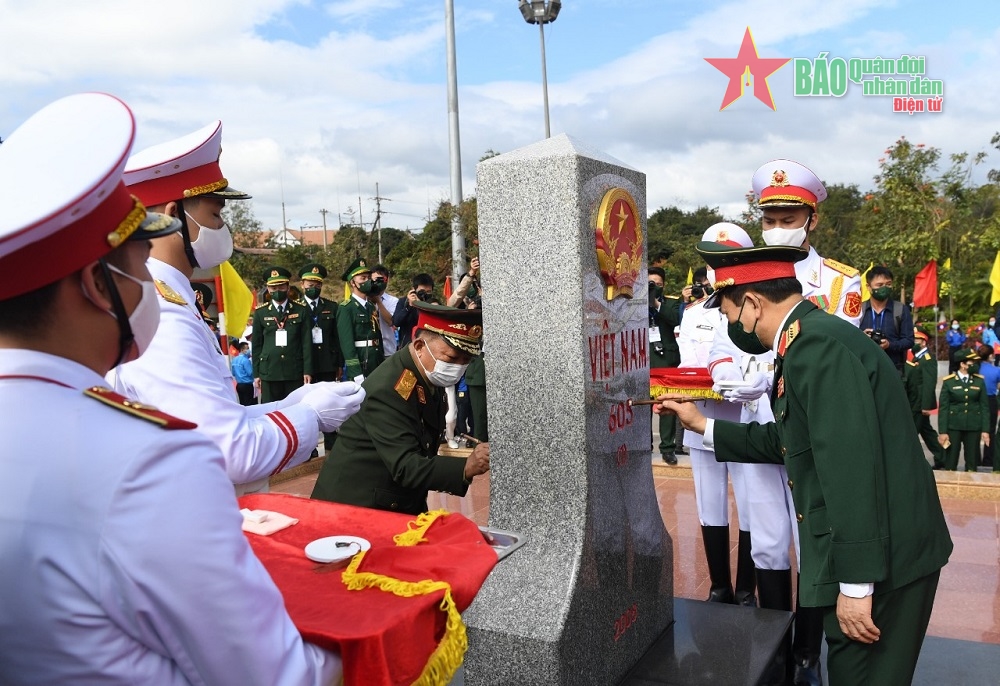 Dấu mốc quan trọng đưa hợp tác quốc phòng song phương Việt Nam - Lào lên tầm cao mới