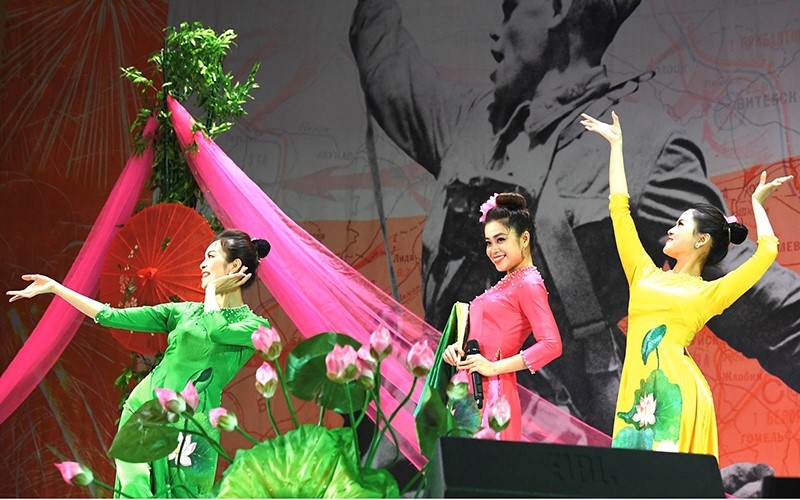 Năm đội tuyển lần đầu 