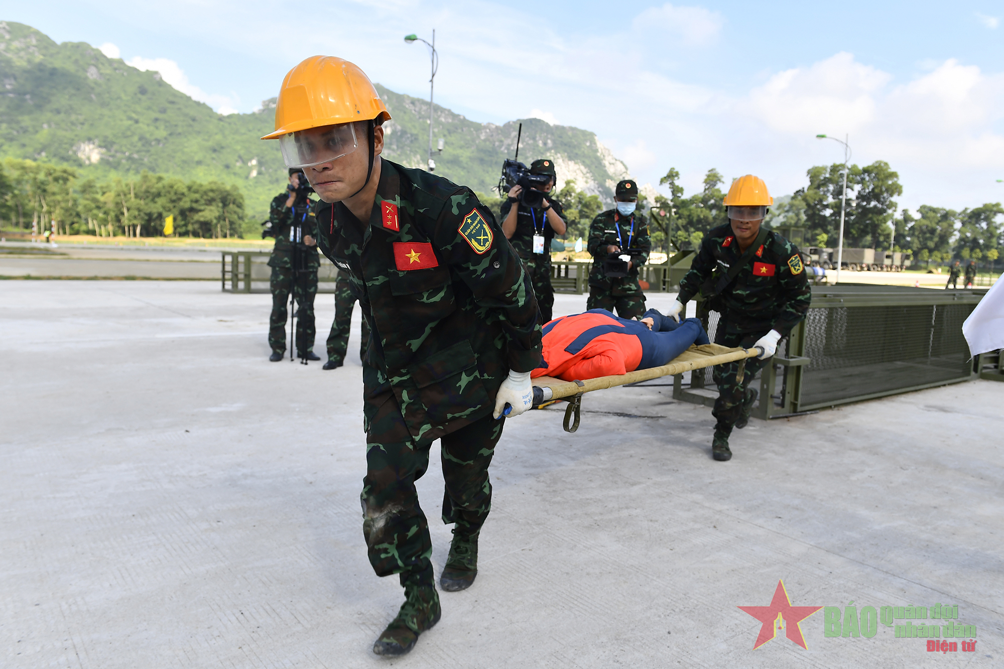Hành trình tiếp sức