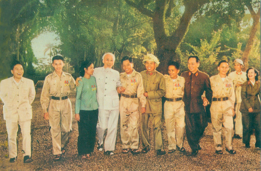 Ngày này năm xưa 21-9-1954: Bác Hồ động viên đồng bào miền Nam tập kết ra Bắc