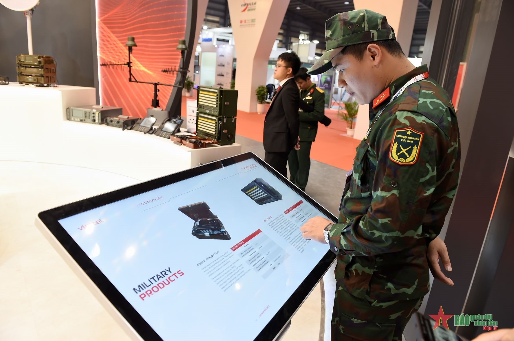 Viettel giới thiệu hàng loạt sản phẩm quân sự hiện đại tại Vietnam International Defence Expo 2022