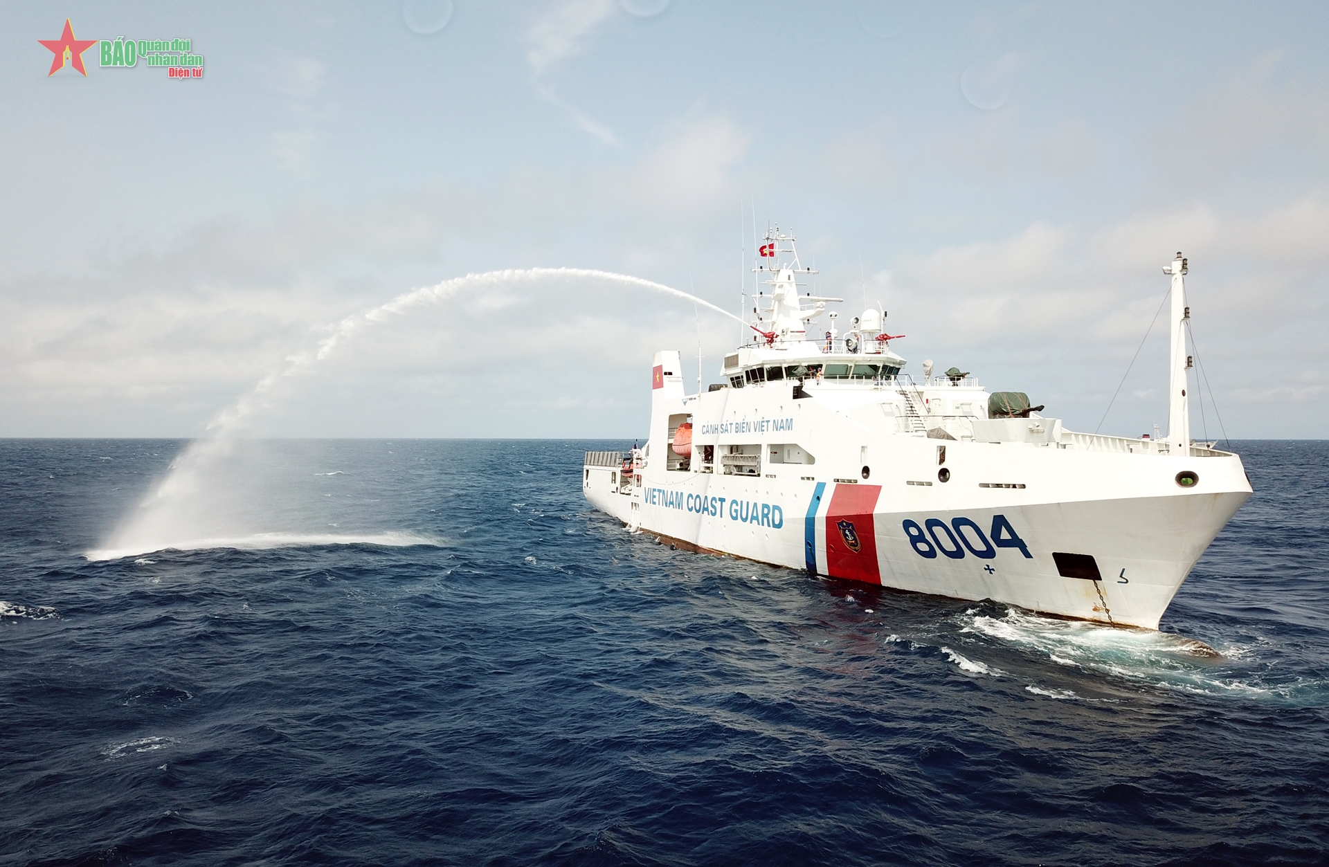 Cảnh sát biển Việt Nam phối hợp tuần tra, xử lý tình huống trên biển