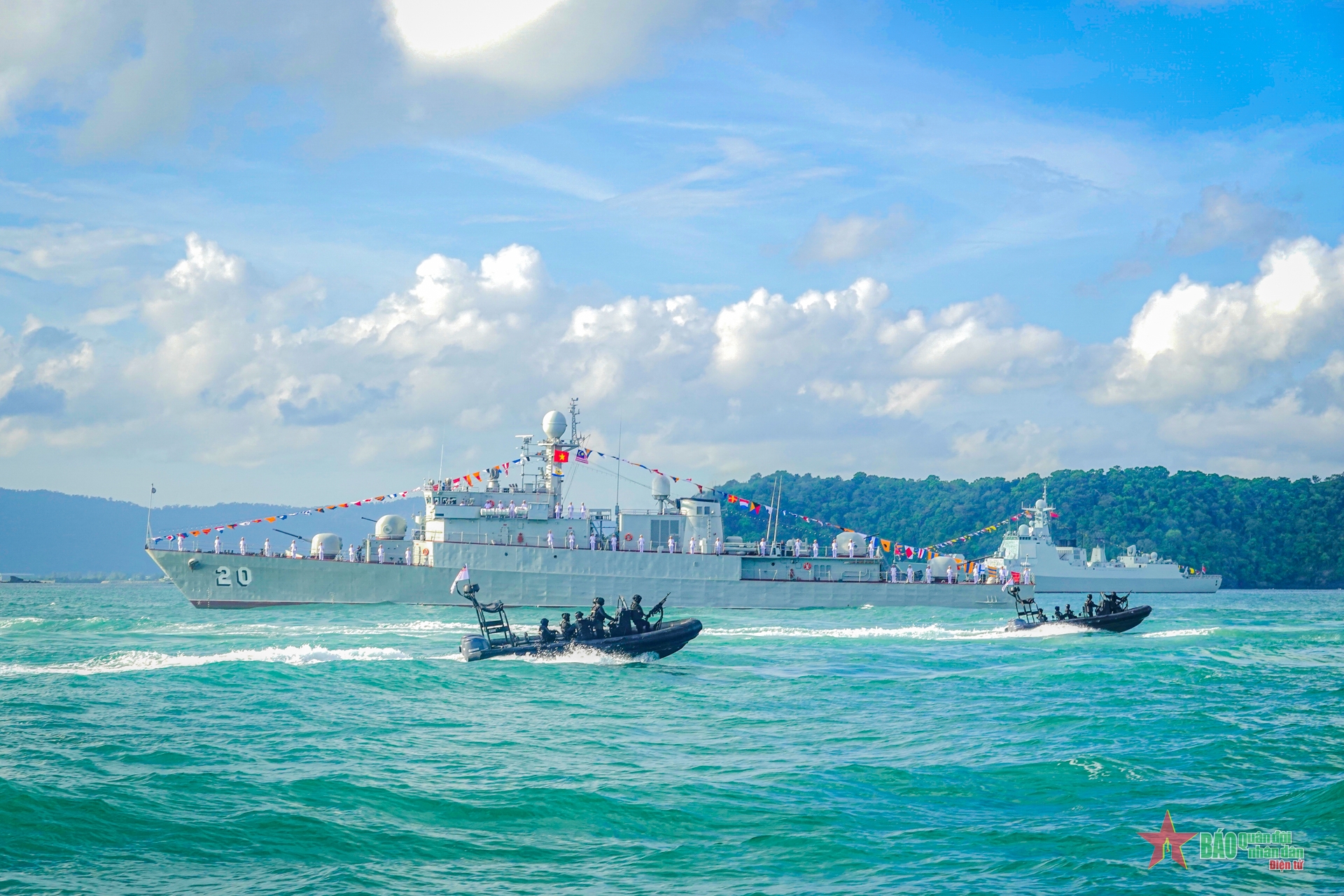 Hải quân Việt Nam tích cực tham gia các hoạt động trong khuôn khổ LIMA 2023