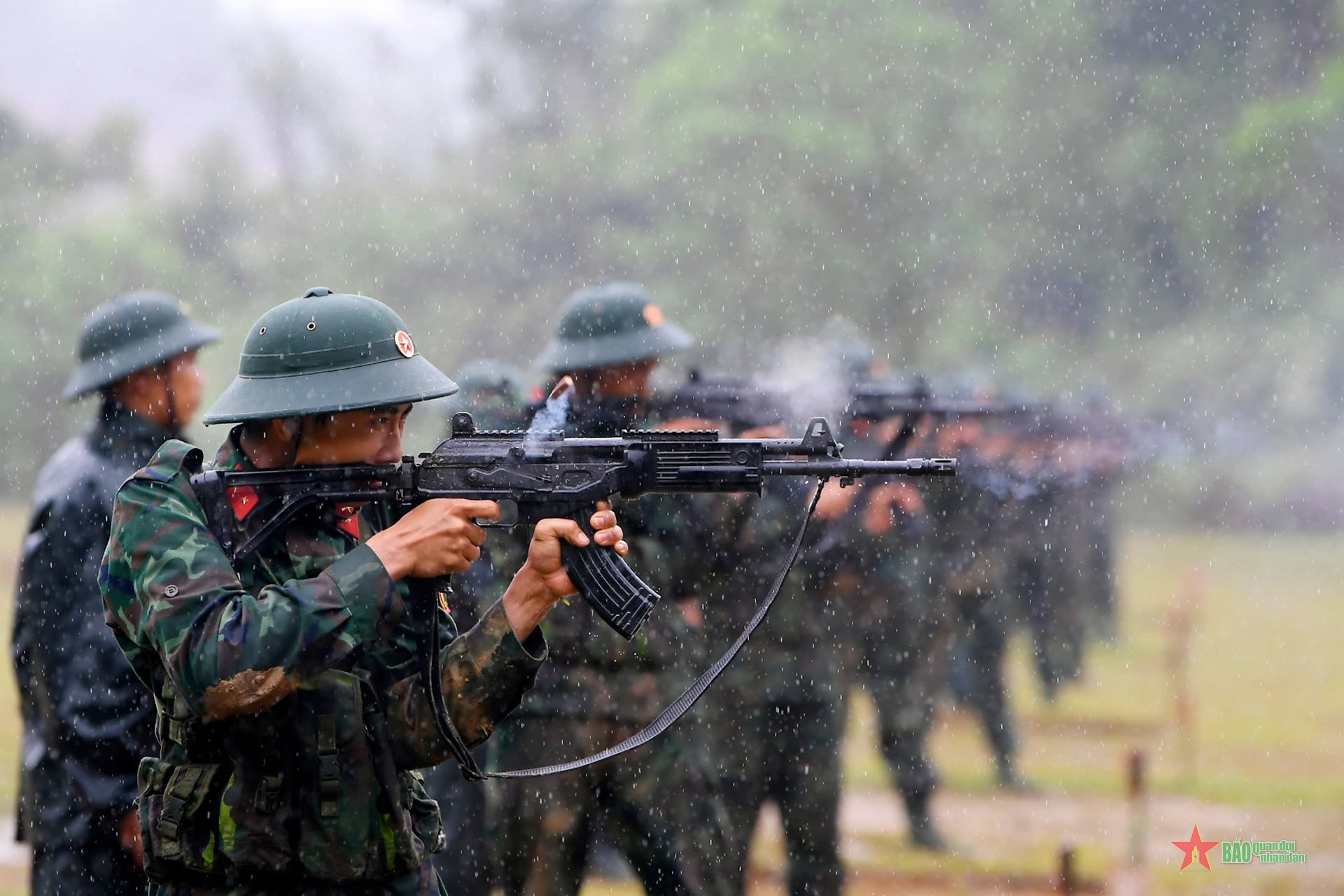 Thanh niên quân đội: Sẵn sàng xung kích tuyến đầu