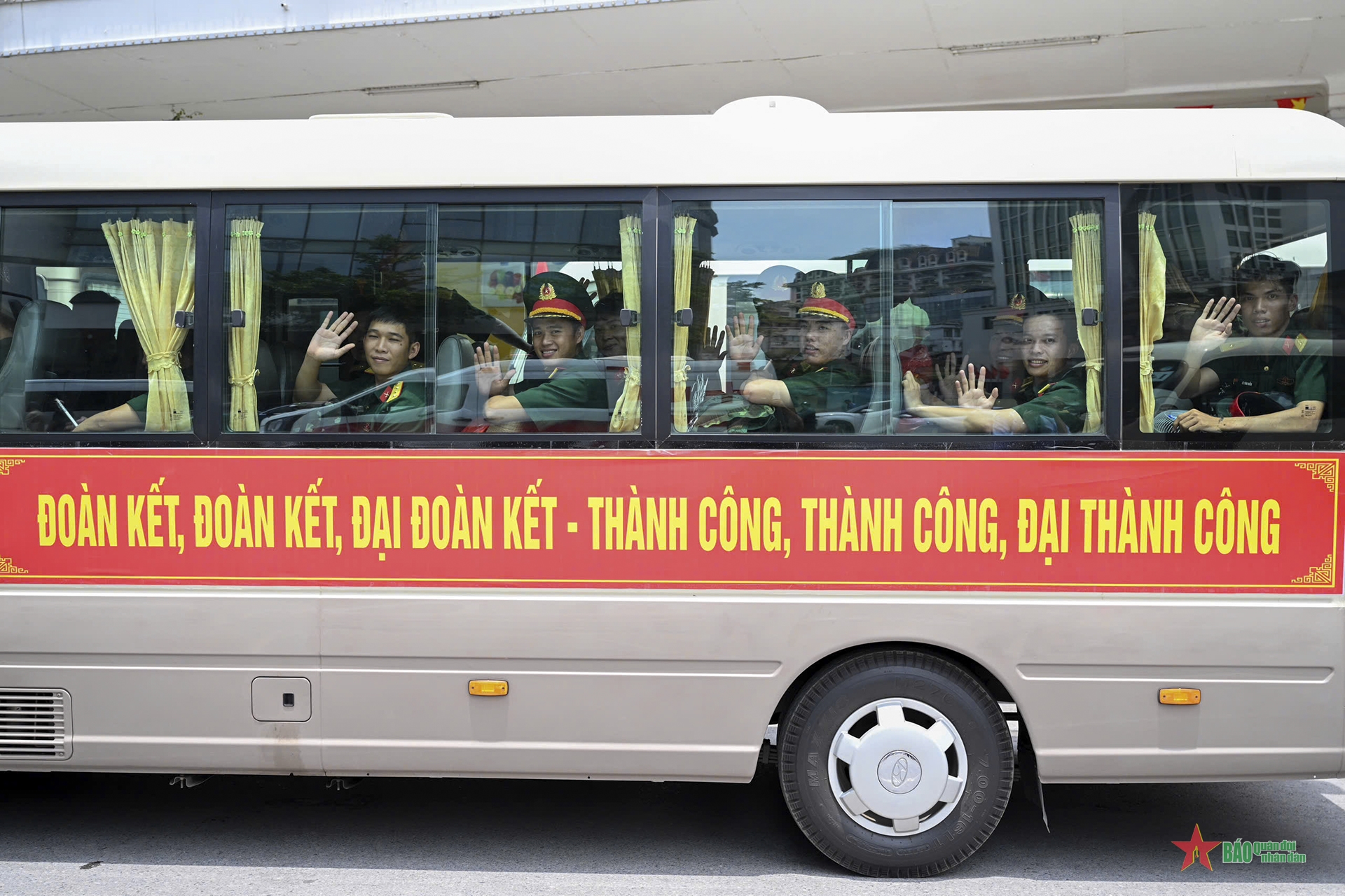 Hà Nội đón các đoàn tham gia diễu binh, diễu hành kỷ niệm 80 năm Quốc khánh