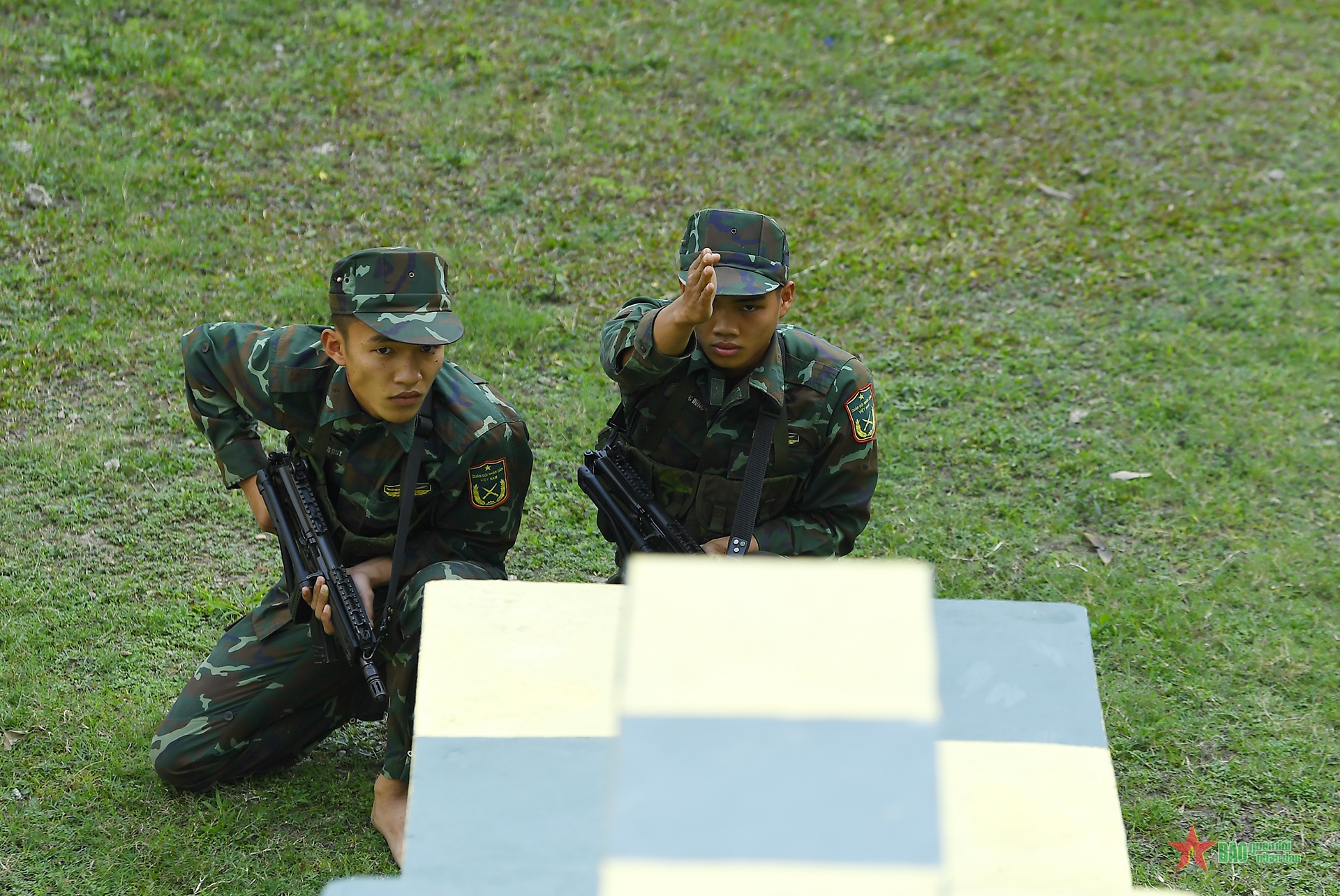 Sẵn sàng chiến đấu góp phần bảo vệ thành công Đại hội Đảng lần thứ XIV