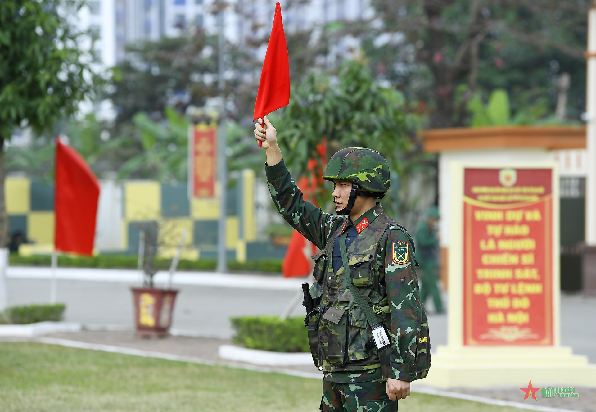 Sẵn sàng chiến đấu góp phần bảo vệ thành công Đại hội Đảng lần thứ XIV