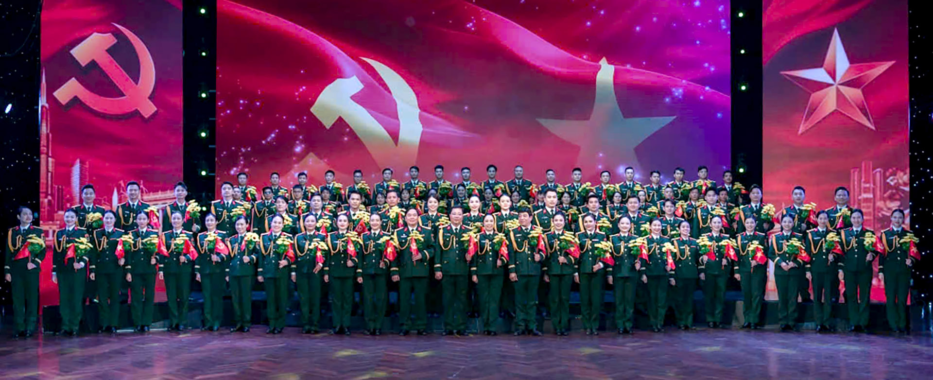 Nghệ sĩ Nhân dân Hồng Hạnh: Hát về Đảng, Bác Hồ và nhân dân bằng cả trái tim