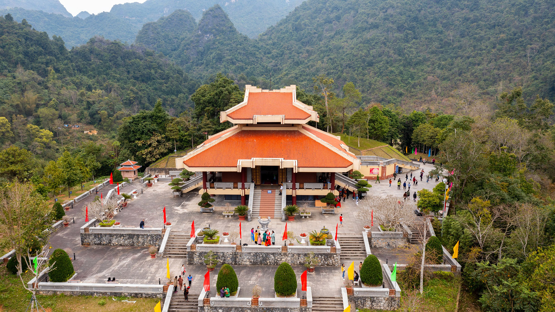 Mùa xuân Pác Bó - Người về thắp lửa lòng dân theo cách mạng