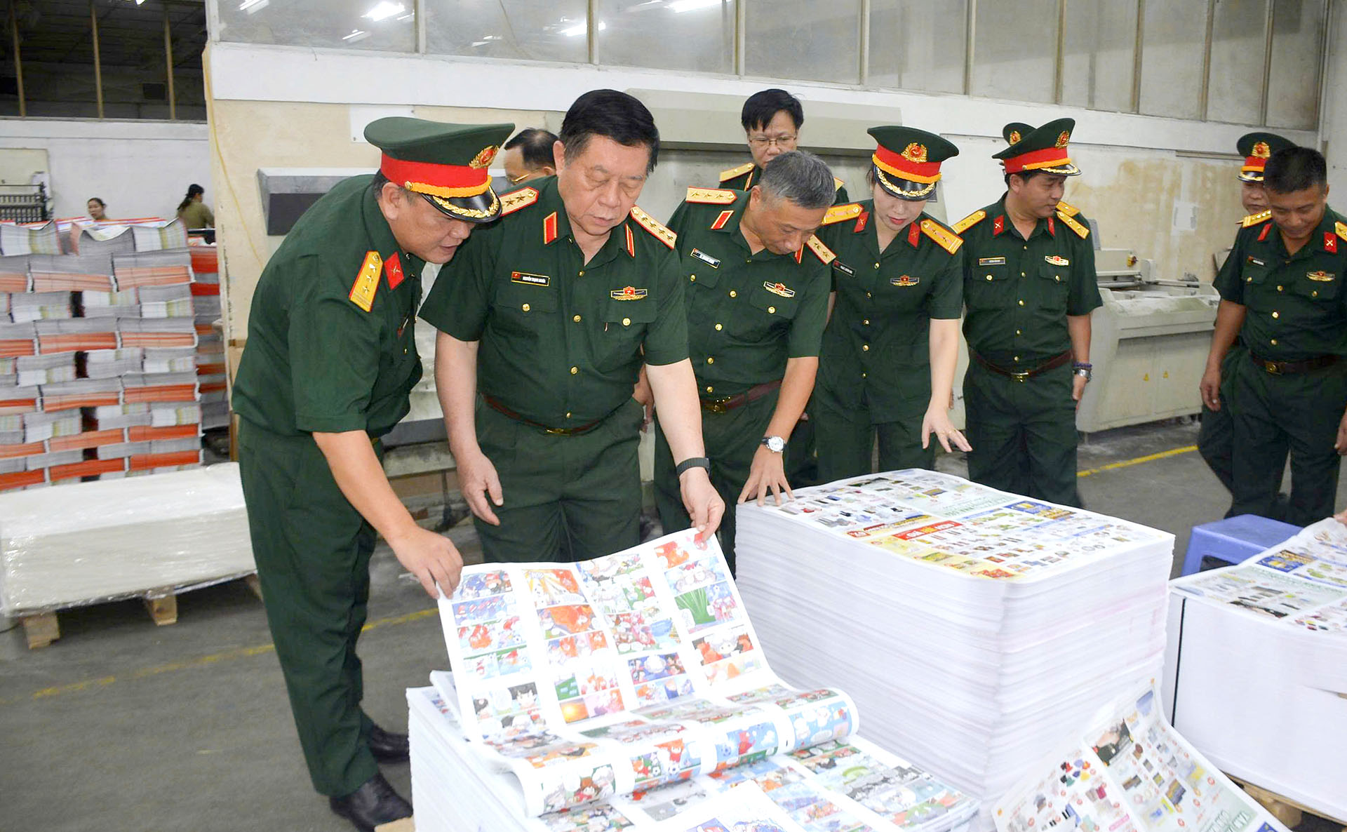 Quán triệt các nghị quyết của Đảng, xây dựng Quân đội nhân dân Việt Nam vững mạnh về chính trị