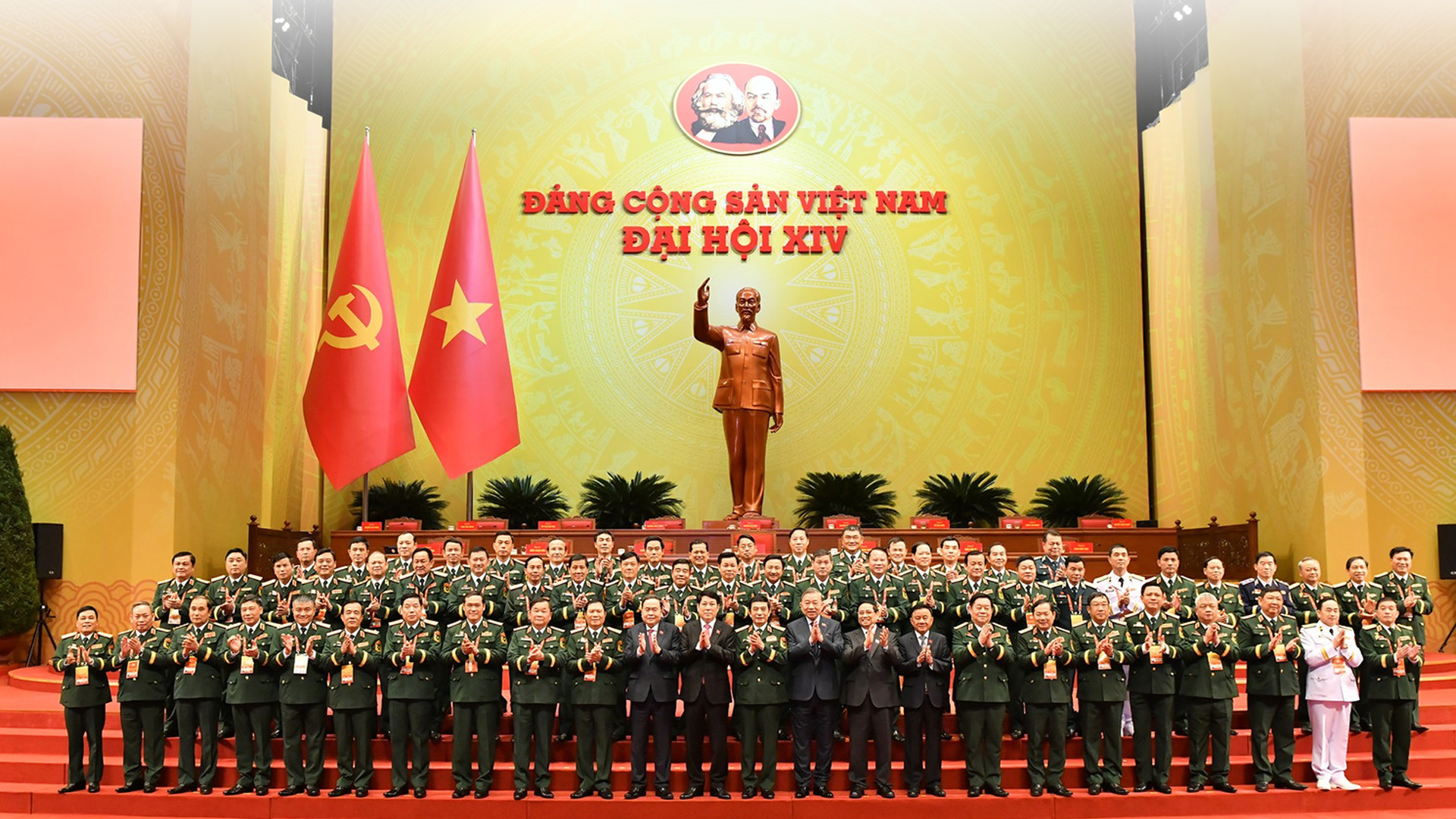 Đại tướng PHAN VĂN GIANG, Ủy viên Bộ Chính trị, Phó bí thư Quân ủy Trung ương, Bộ trưởng Bộ Quốc phòng: Toàn quân phấn đấu bứt phá trong giai đoạn phát triển mới