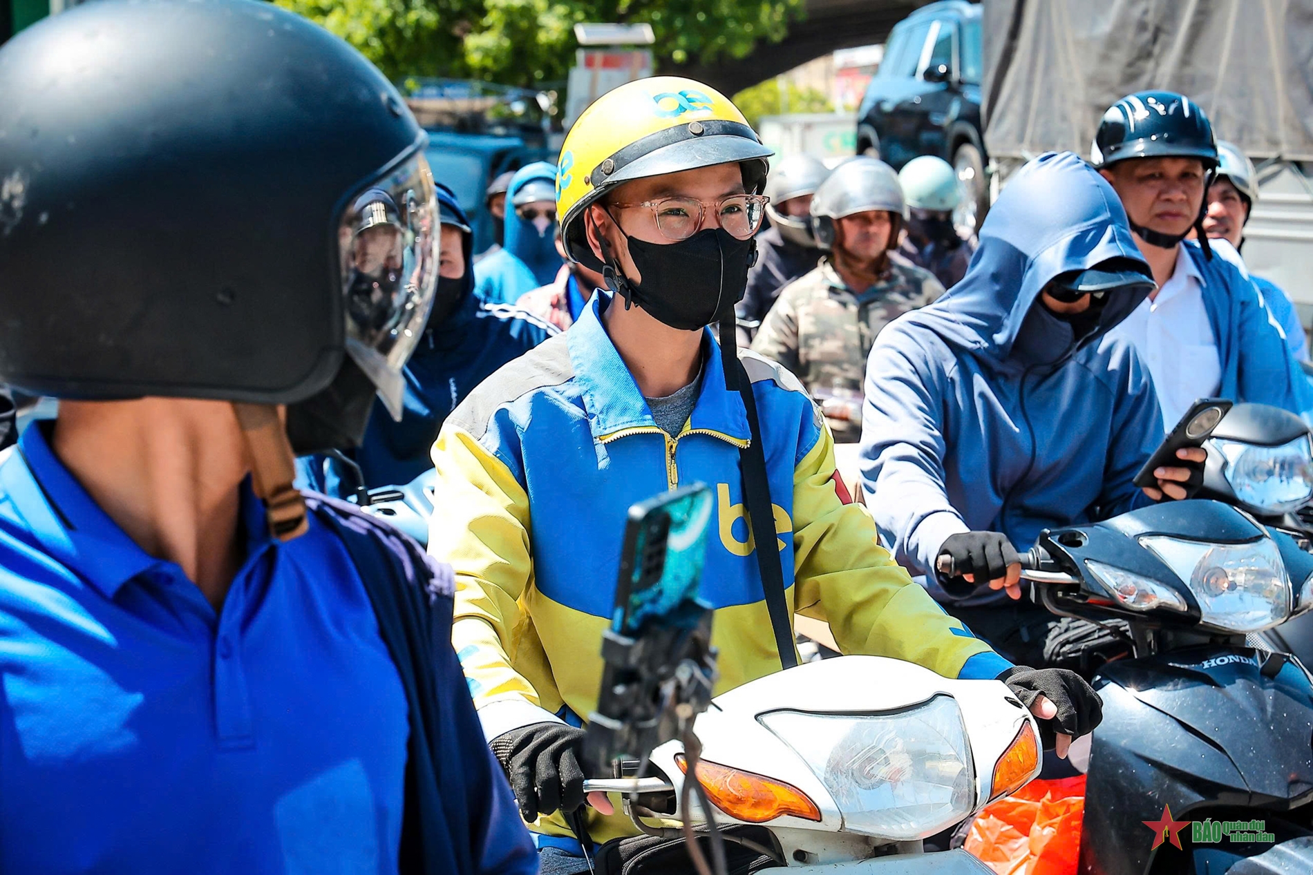 Mưu sinh dưới cái nóng oi ả của Thủ đô