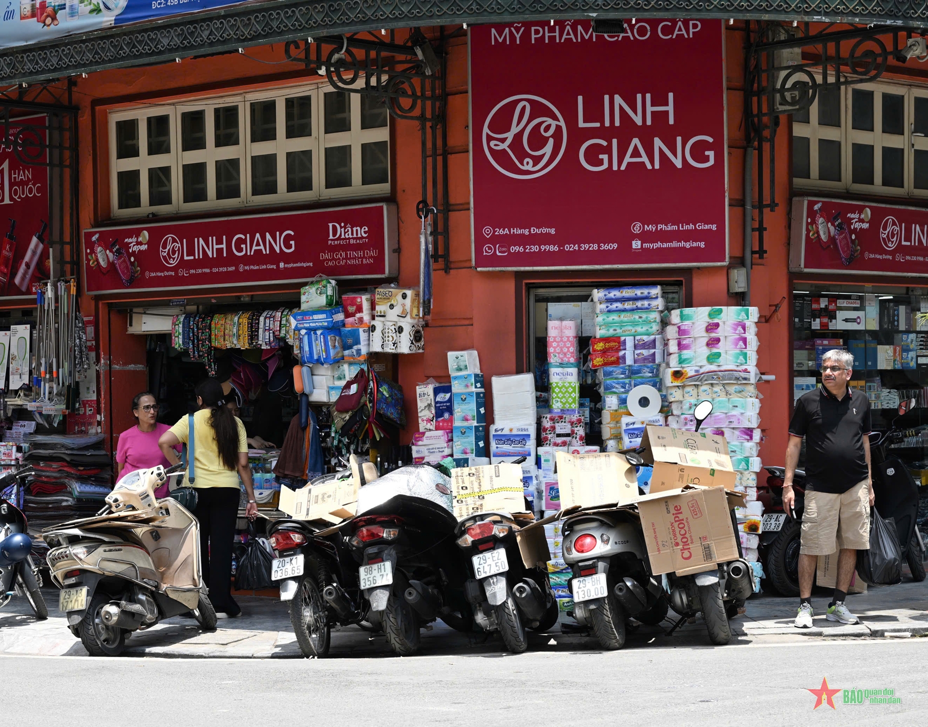 Mưu sinh dưới cái nóng oi ả của Thủ đô