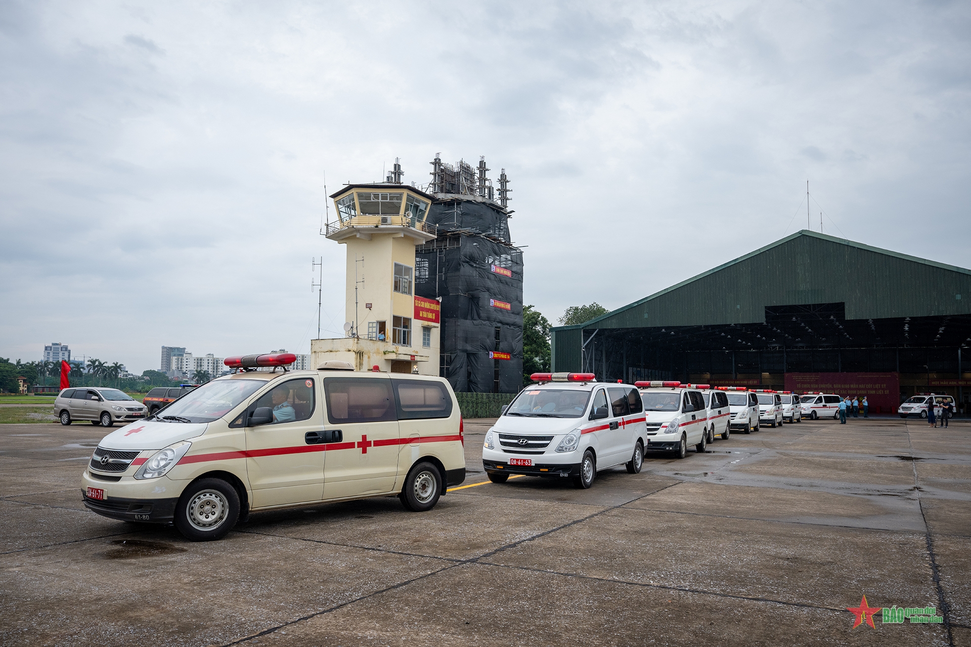 Chuyến bay mang theo ký ức những mùa hoa lửa