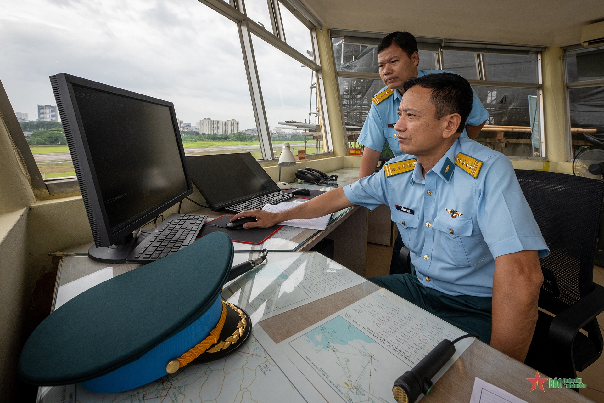 Chuyến bay mang theo ký ức những mùa hoa lửa