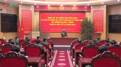 Đại tướng Phan Văn Giang thăm, chúc Tết Bộ tư lệnh Quân khu 4