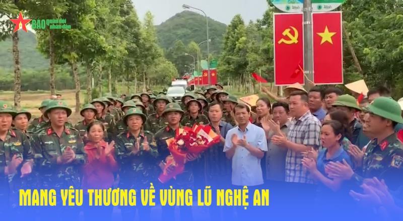 Mang yêu thương về vùng lũ Nghệ An