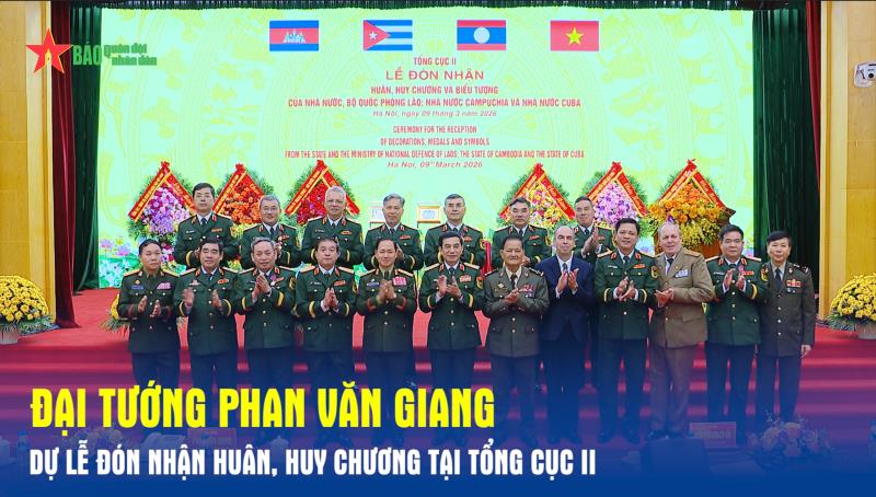 Đại tướng Phan Văn Giang dự lễ đón nhận huân, huy chương tại Tổng cục II