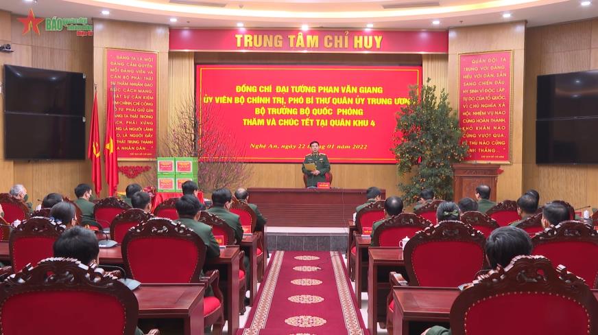 Đại tướng Phan Văn Giang thăm, chúc Tết Bộ tư lệnh Quân khu 4