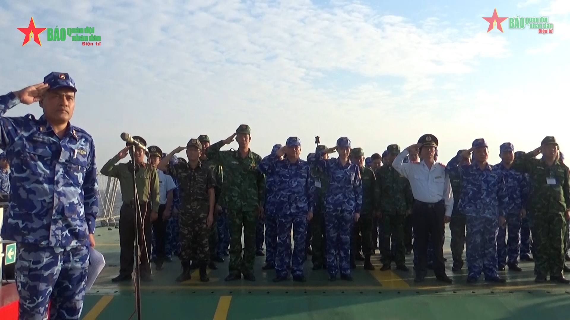 Cảnh sát biển Việt Trung: Hãy cùng chiêm ngưỡng những hình ảnh về đội Cảnh sát biển Việt Trung nghiêm túc và tận tâm trong việc bảo vệ biển đảo. Đây là một việc làm rất ý nghĩa và bảo đảm an toàn cho đất nước.