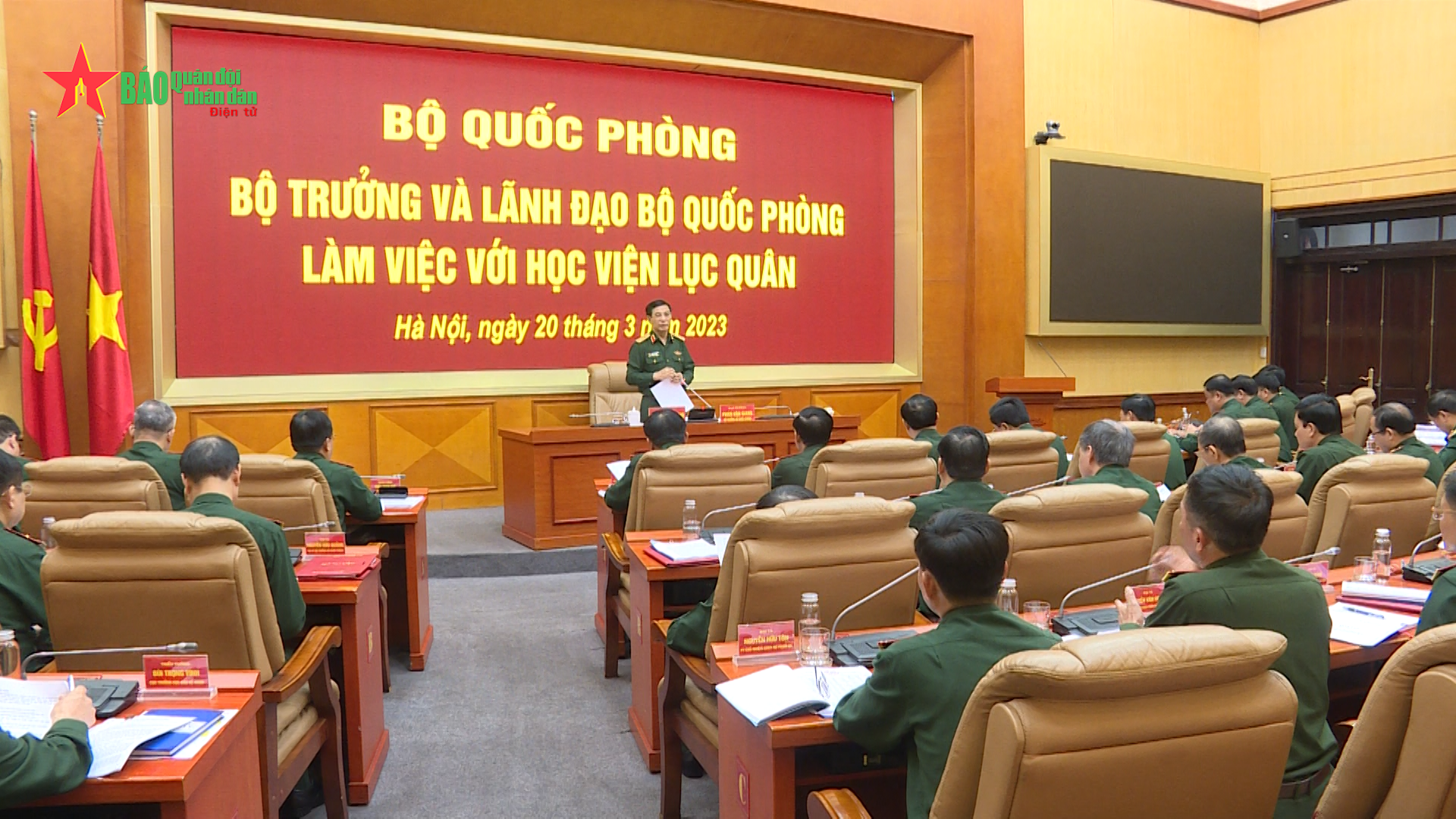 Bộ trưởng Bộ Quốc phòng Phan Văn Giang làm việc với Học viện Lục Quân