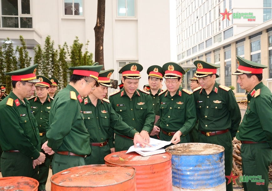 Thượng tướng Vũ Hải Sản thăm, kiểm tra và làm việc tại Học viện Quân y