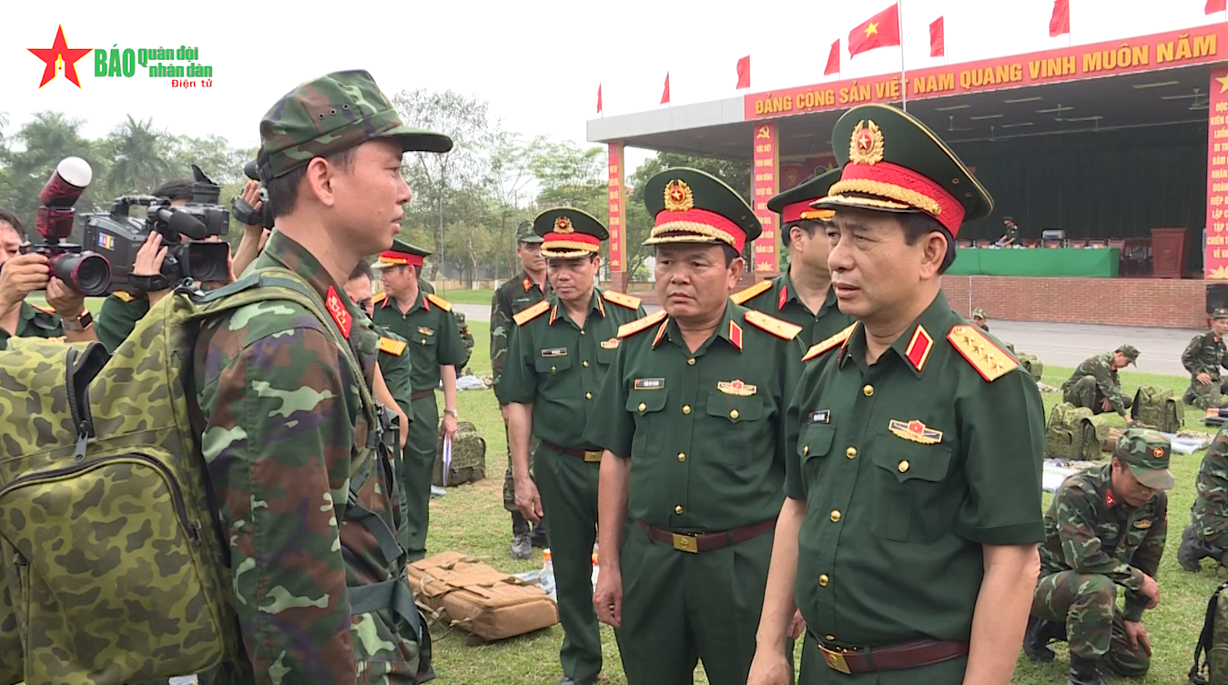 Đại tướng Phan Văn Giang kiểm tra Lữ đoàn Đặc công bộ 113 và Trung đoàn 165