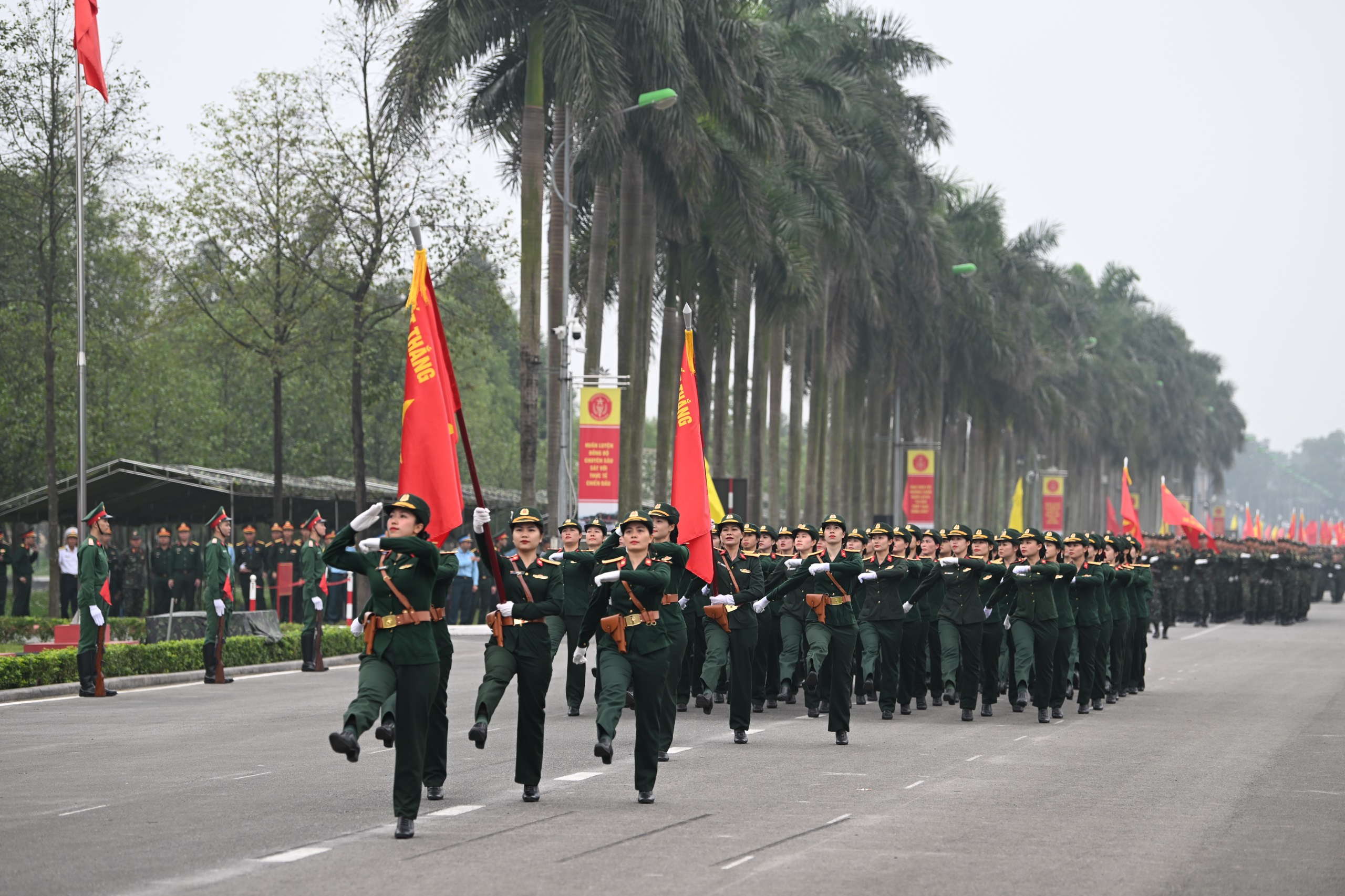 View - 	Những hình ảnh về huấn luyện diễu binh, diễu hành chuẩn bị phục vụ Lễ kỷ niệm 70 năm Chiến thắng Điện Biên Phủ 