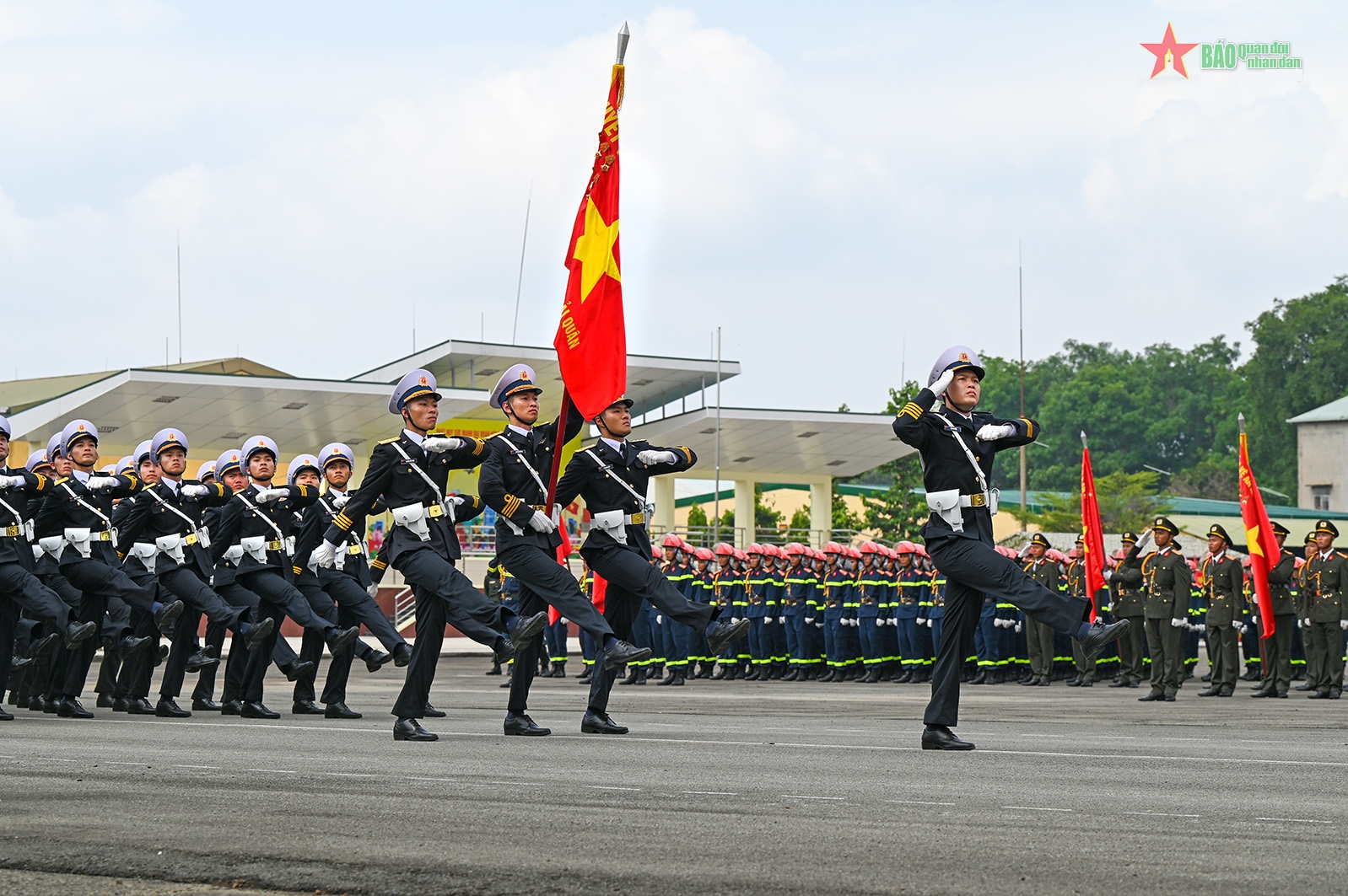 View - 	Lực lượng diễu binh, diễu hành hoàn thành tốt nhiệm vụ tổng hợp luyện